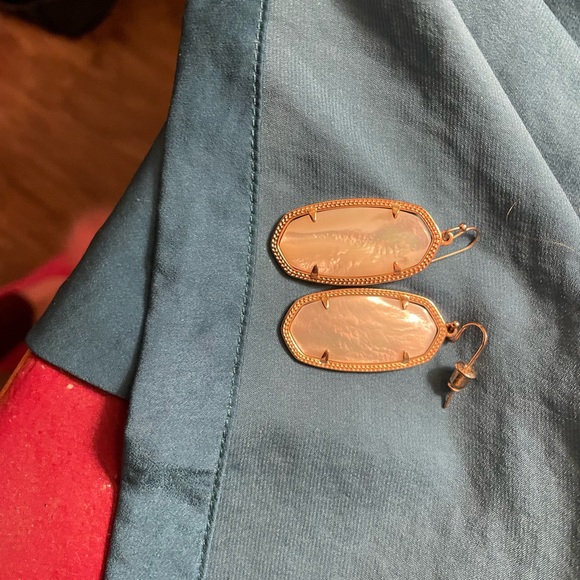 Kendra Scott earrings - Picture 2 of 3